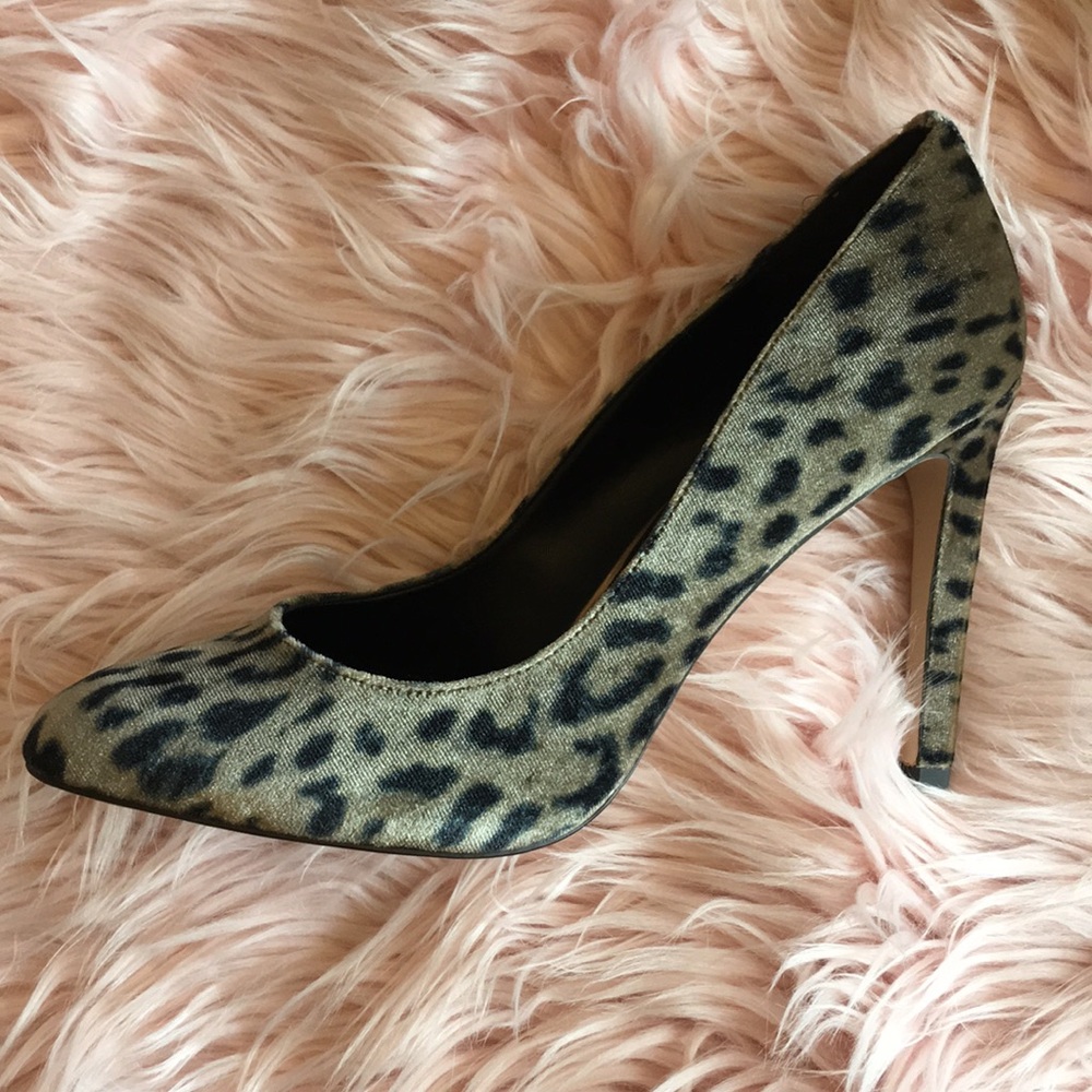 NWB BCBG pony hair leopard print heels 10B